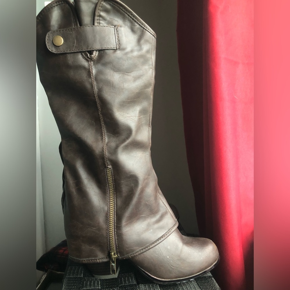Cowgirl Style Brown Heeled Boots Size 5